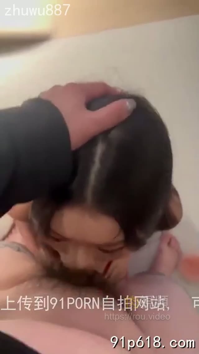 他手机里存了好几个
